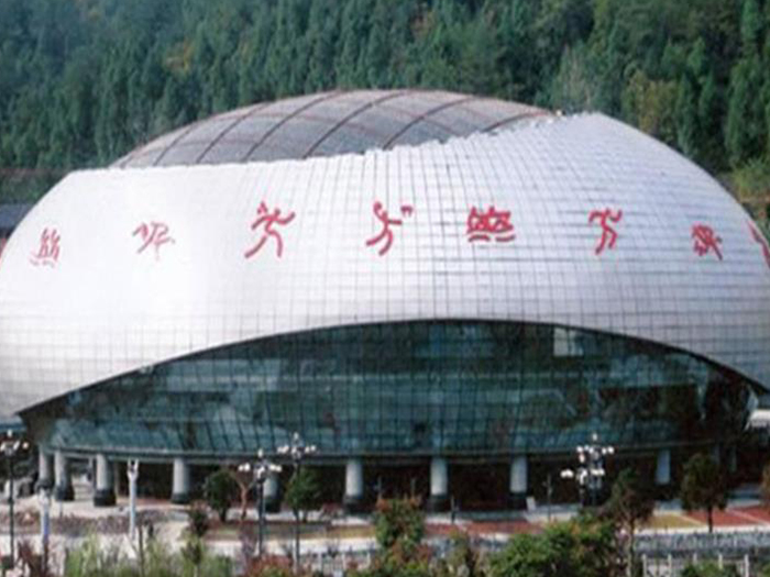 沙坪坝体育中心球形网架加工安装